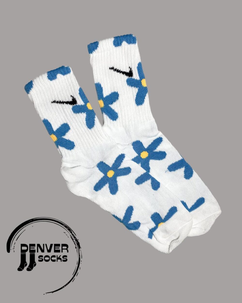 NIKE 2 FLORES AZULES - BLANCA