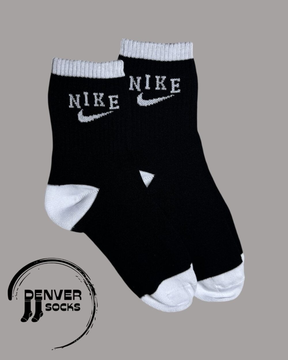NIKE PUÑO BLANCO - NEGRA