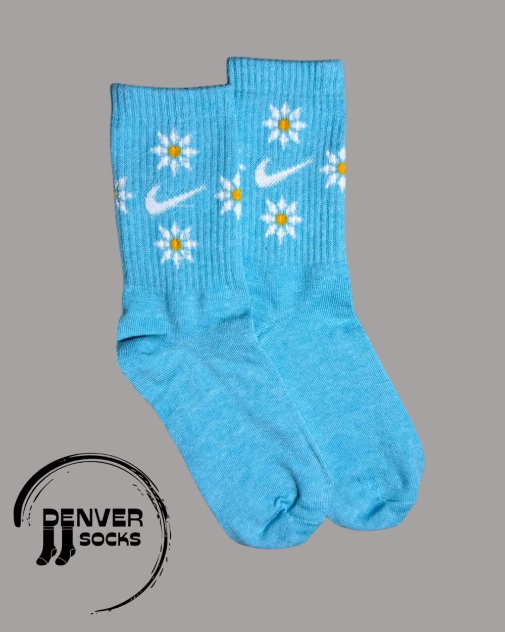 NEW NIKE FLORES - CELESTE