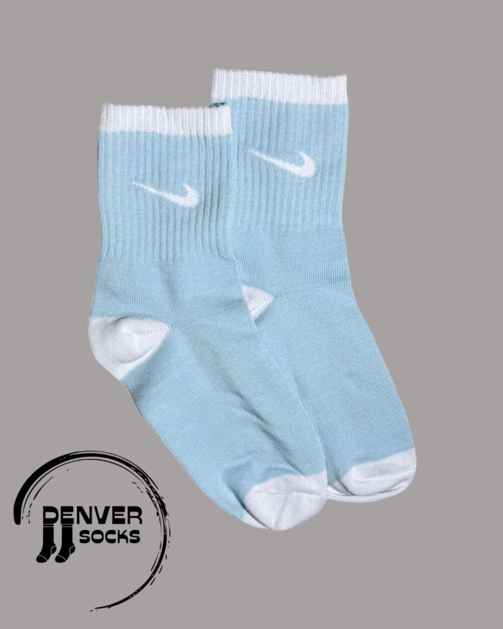 NIKE PUÑO BLANCO - CELESTE PASTEL