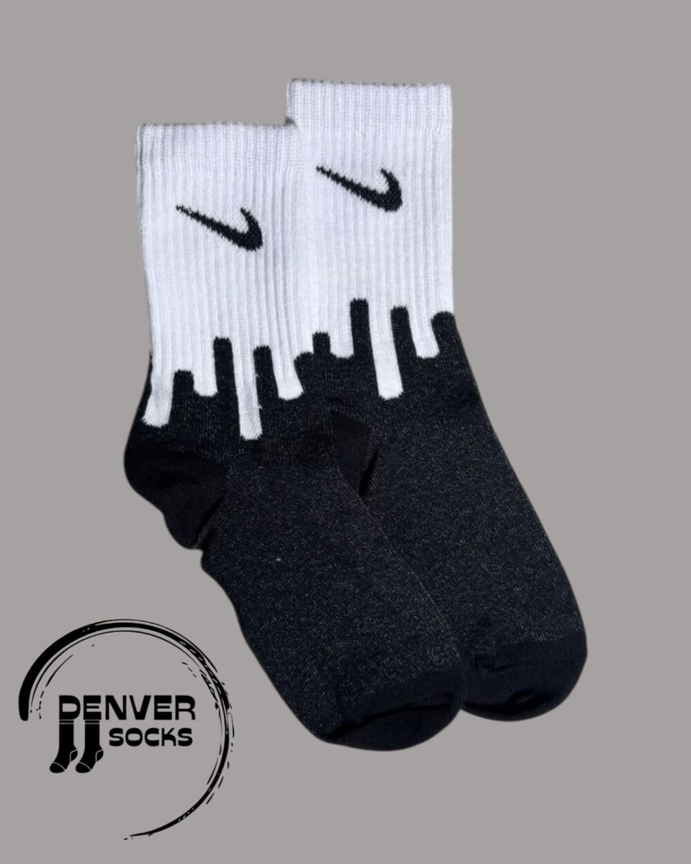 NIKE GOTAS BLANCA - NEGRA